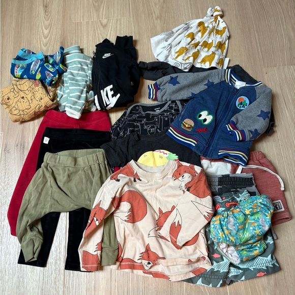 Baby boy bundle of quality pieces ranging from 9-18 months - Picture 1 of 8